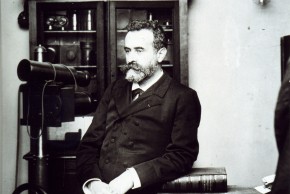 Exposition La science à la poursuite du crime. Alphonse Bertillon, pionnier des experts policiers.