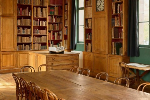 Visite en autonomie - Découvrez la bibliothèque du musée