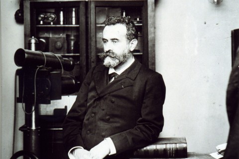 Exposition La science à la poursuite du crime. Alphonse Bertillon, pionnier des experts policiers.