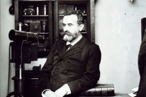 Exposition La science à la poursuite du crime. Alphonse Bertillon, pionnier des experts policiers.