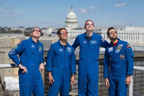TOTAL ECLIPSE, avec l'artiste Marianne Vieulès
