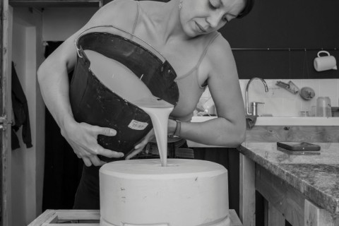 Visite-atelier adultes - Entre coulage et tessons : porcelaine recyclée - avec Gaële Design, céramiste